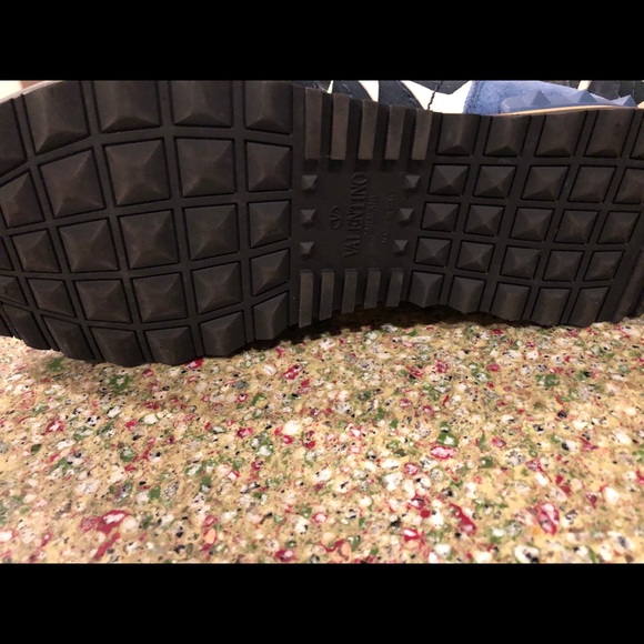 Shoes - Picture 2 of 7